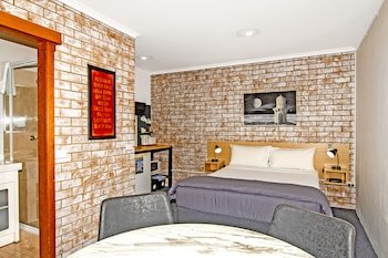 River Street Motel