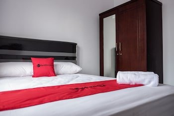 RedDoorz Near Supermall Karawaci 2
