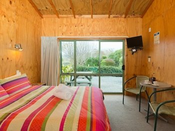 Alpine Pacific Motels & Holiday Park
