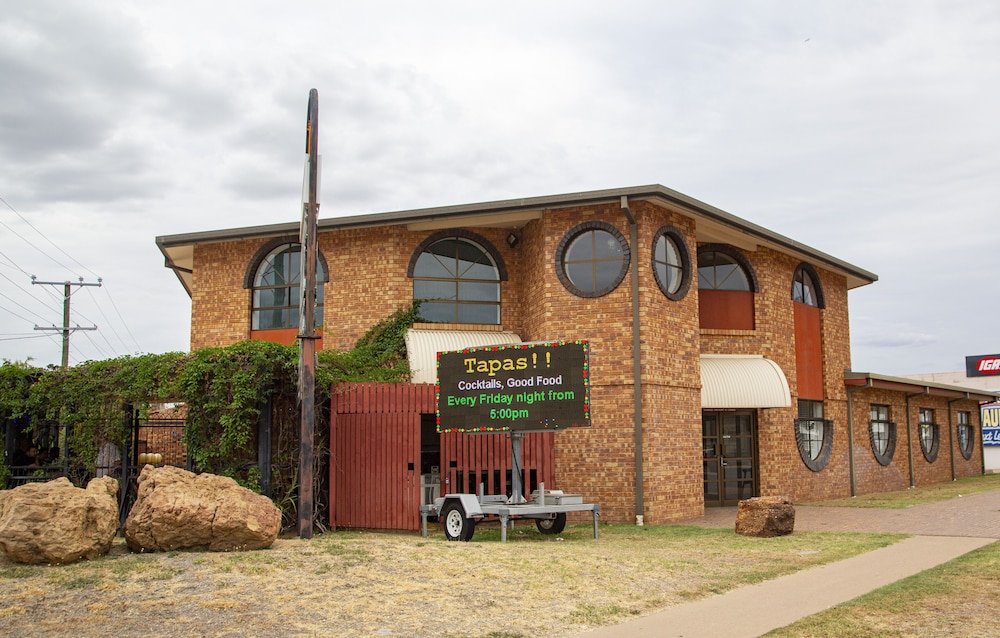 Western Gateway Motel