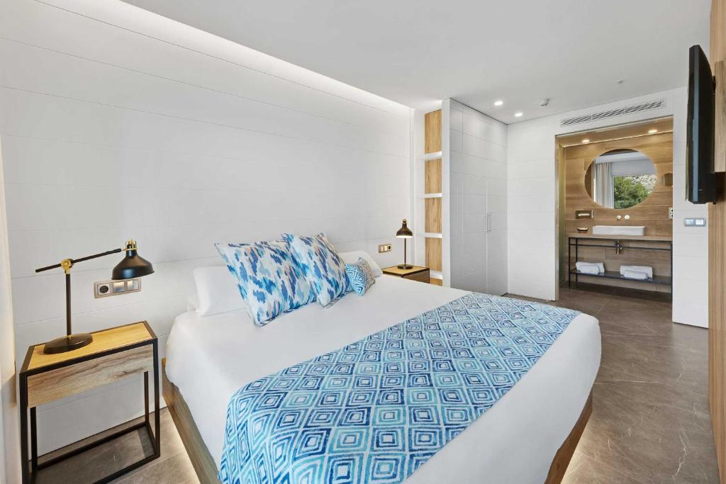 Bahia Suites Camp de Mar