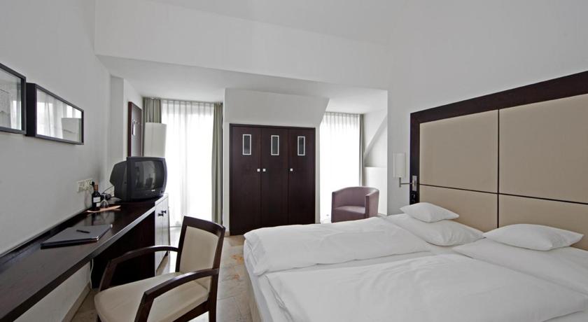 BURNS Art Hotel
