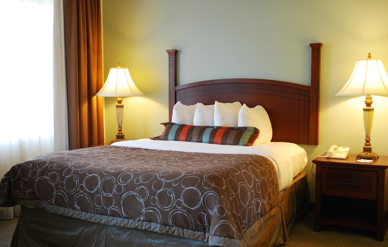 Staybridge Suites Savannah Airport - Pooler