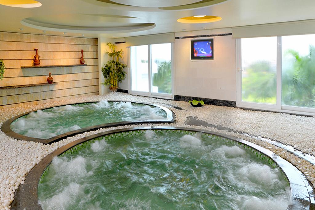 Pearl River Hotel