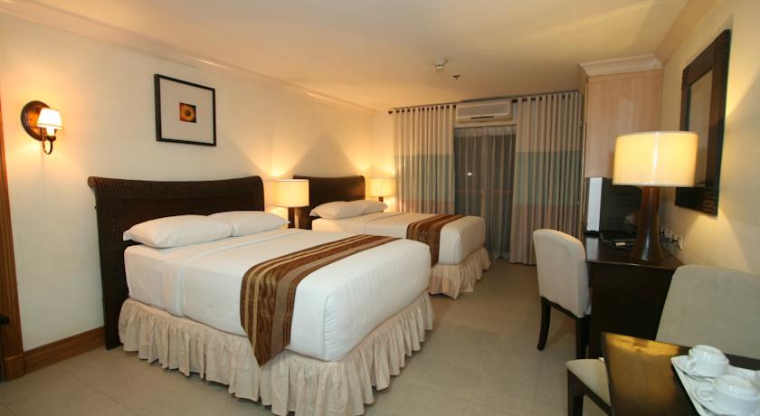 Crown Regency Suites Mactan