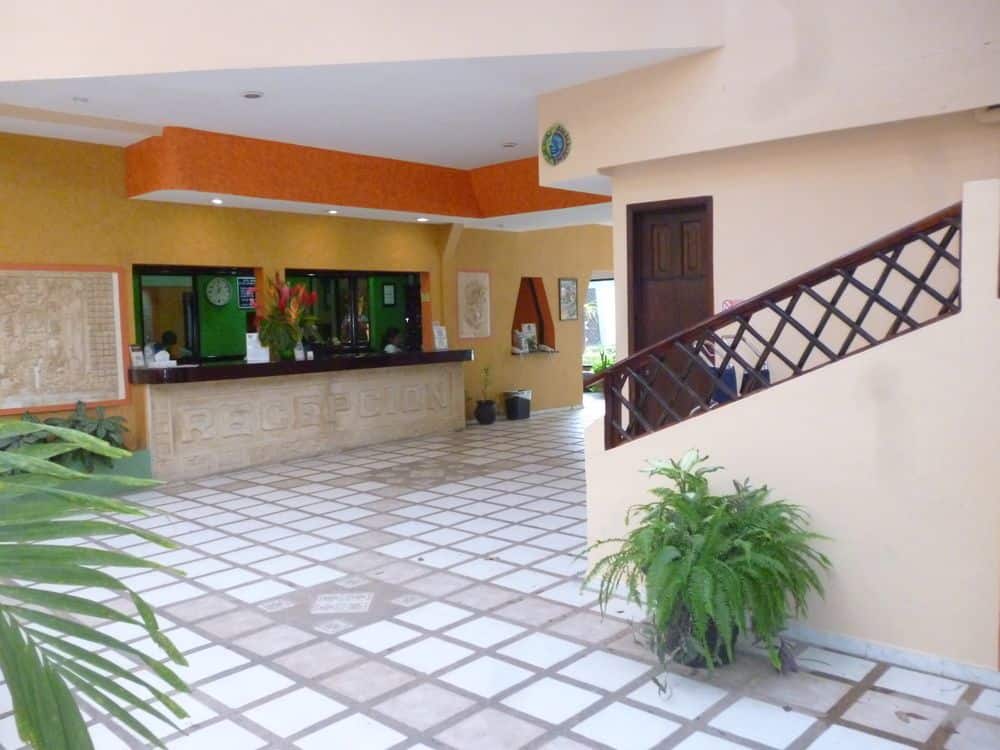 Hotel Maya Tulipanes Palenque and Express
