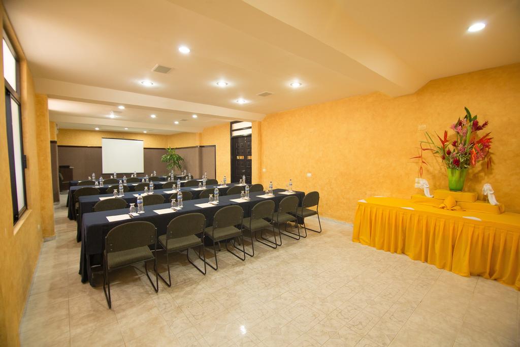 Hotel Maya Tulipanes Palenque and Express