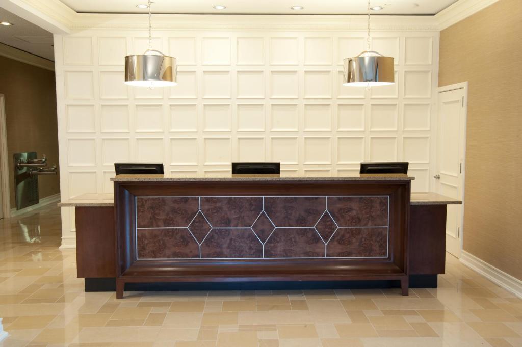 Sheraton Westport Chalet Hotel St. Louis