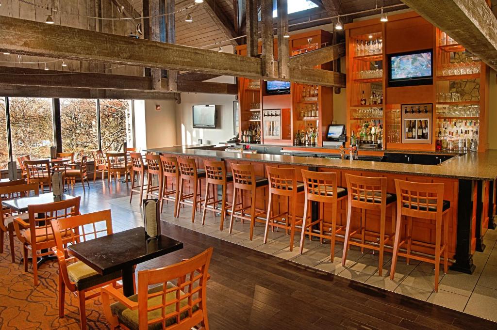 Sheraton Westport Chalet Hotel St. Louis