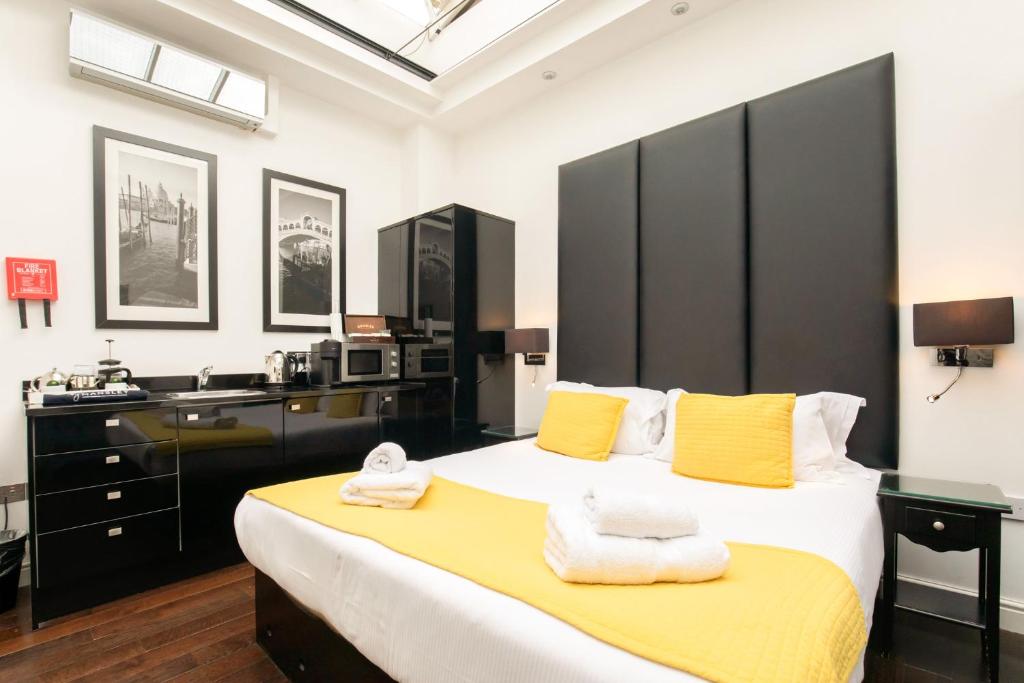 Strozzi Palace Luxury Boutique Suites