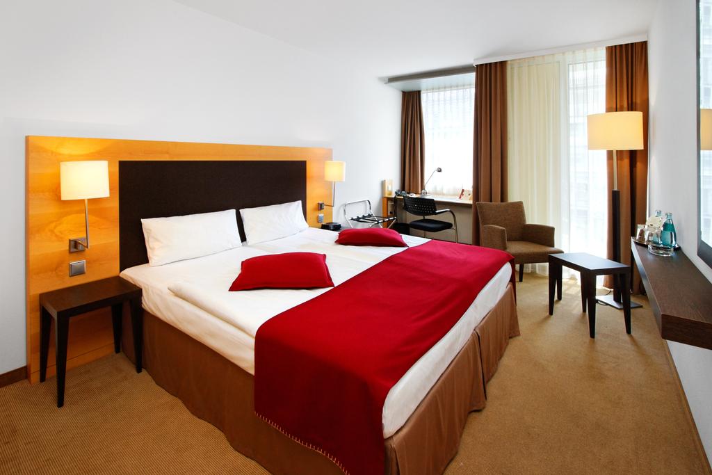 Kongresshotel Potsdam am Templiner See