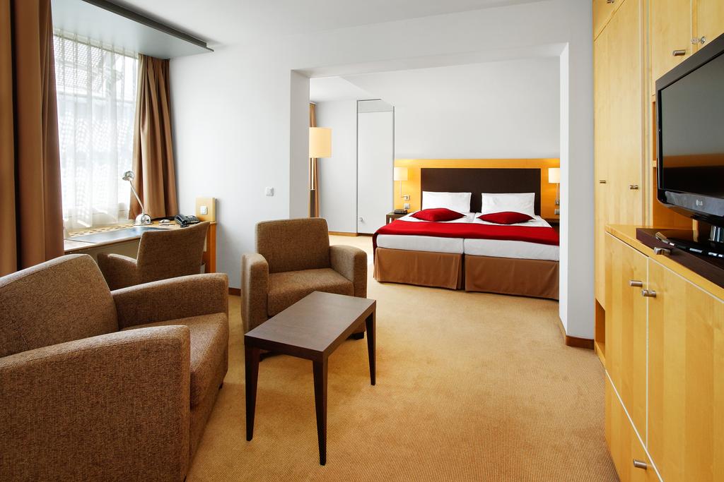 Kongresshotel Potsdam am Templiner See