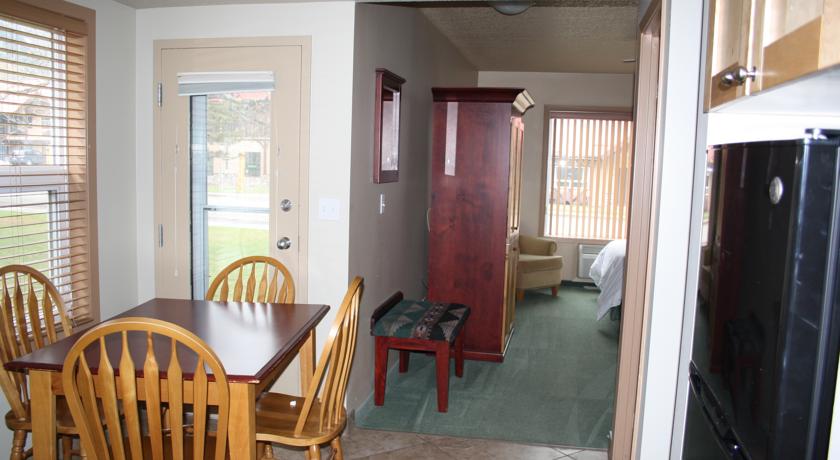 Waterton Lakes Lodge Resort