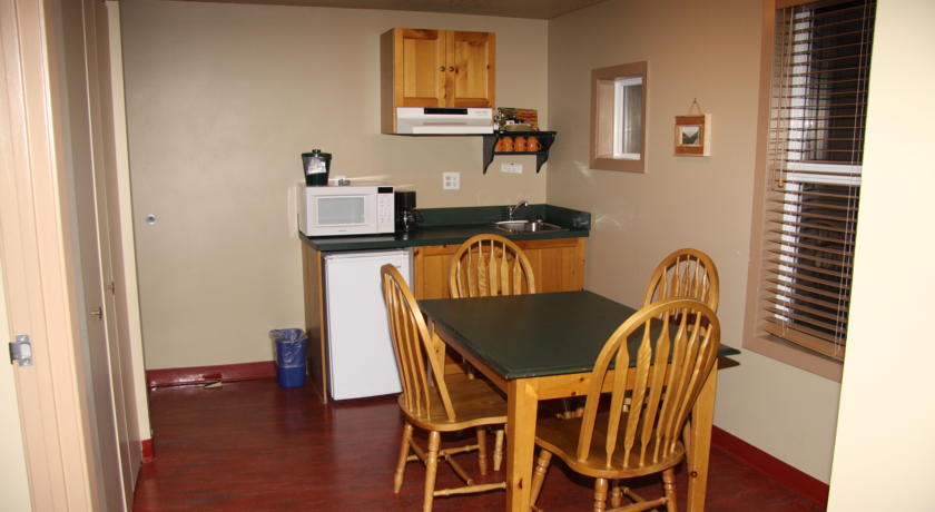 Waterton Lakes Lodge Resort