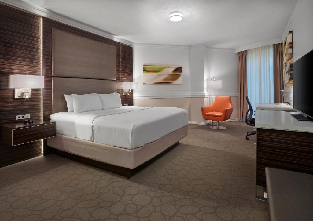 Delta Hotels by Marriott Edmonton Centre Suites