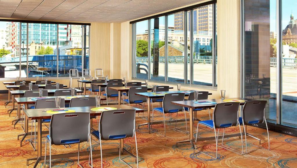 Aloft Milwaukee Downtown