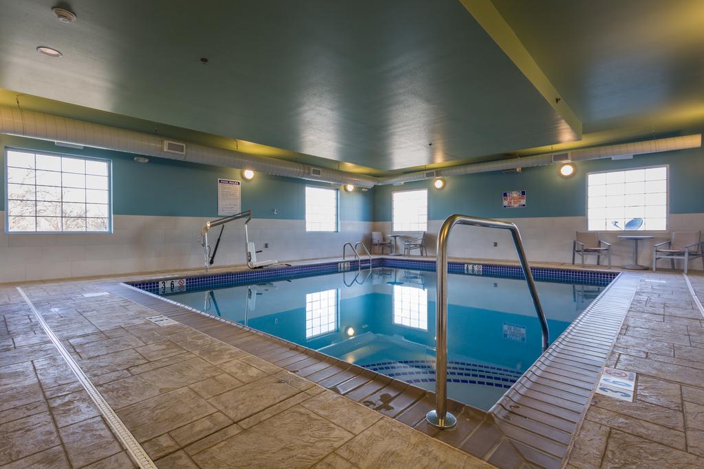 Holiday Inn Express And Suites Reading