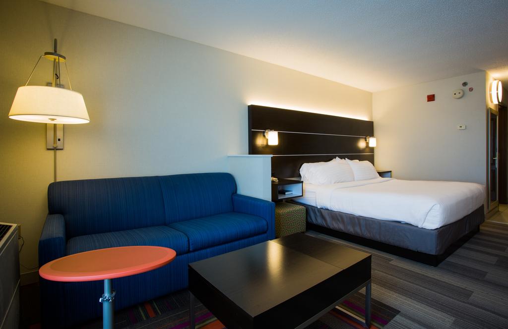 Holiday Inn Express And Suites Reading
