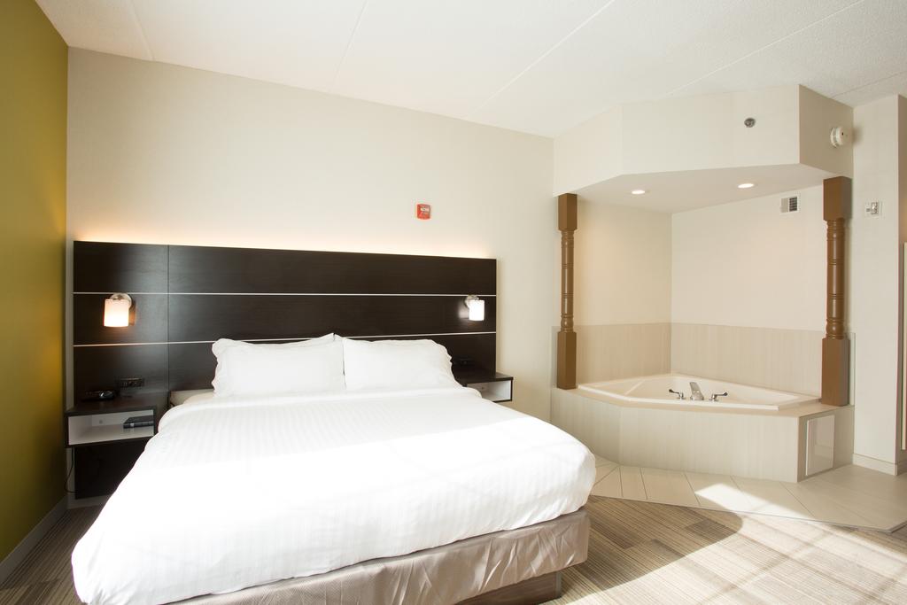 Holiday Inn Express And Suites Reading