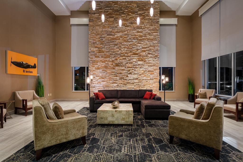 DoubleTree by Hilton Hotel Savannah Airport