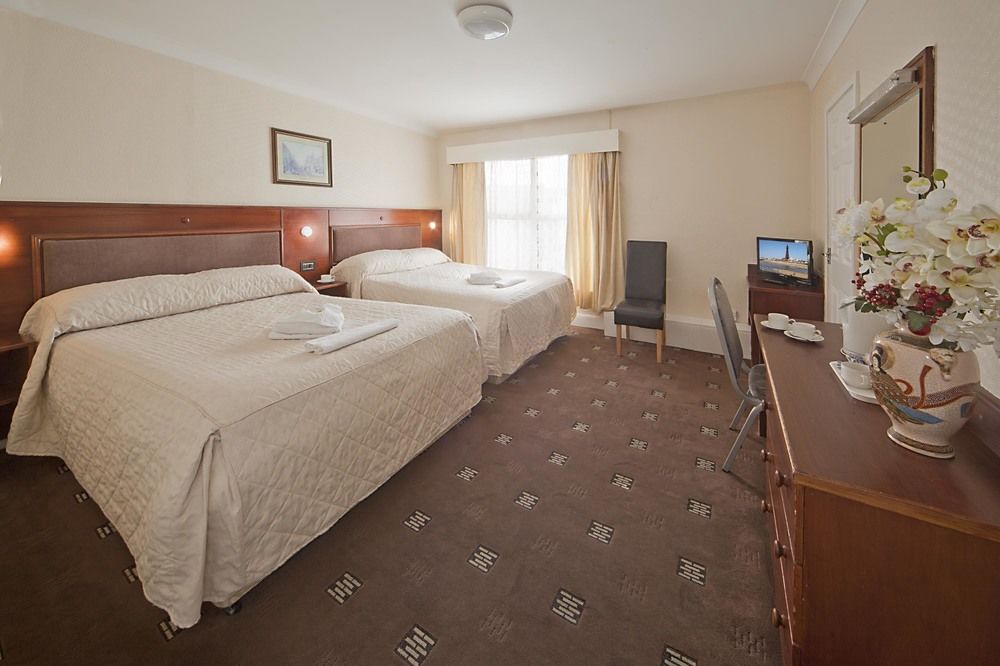 North Shore Hotel