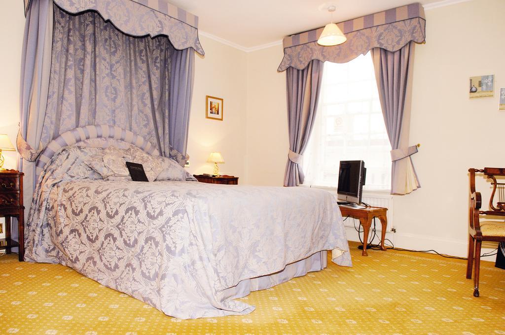 Caistor Hall Hotel