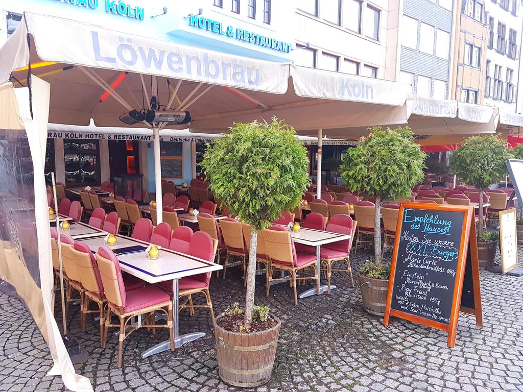 Lowenbrau Koln Hotel & Restaurant