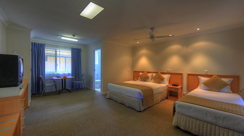 Paradise Hotel & Resort