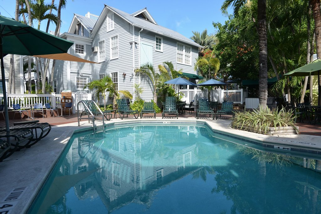 Lighthouse Court Hotel
