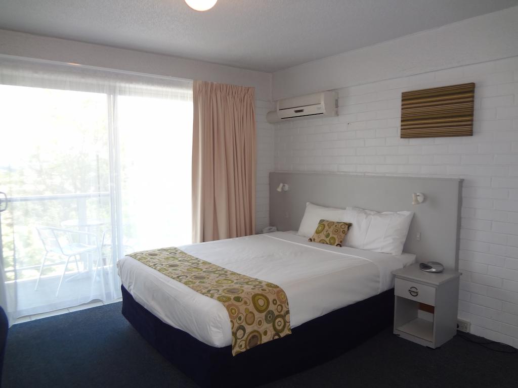 Adina Place Motel Apartments