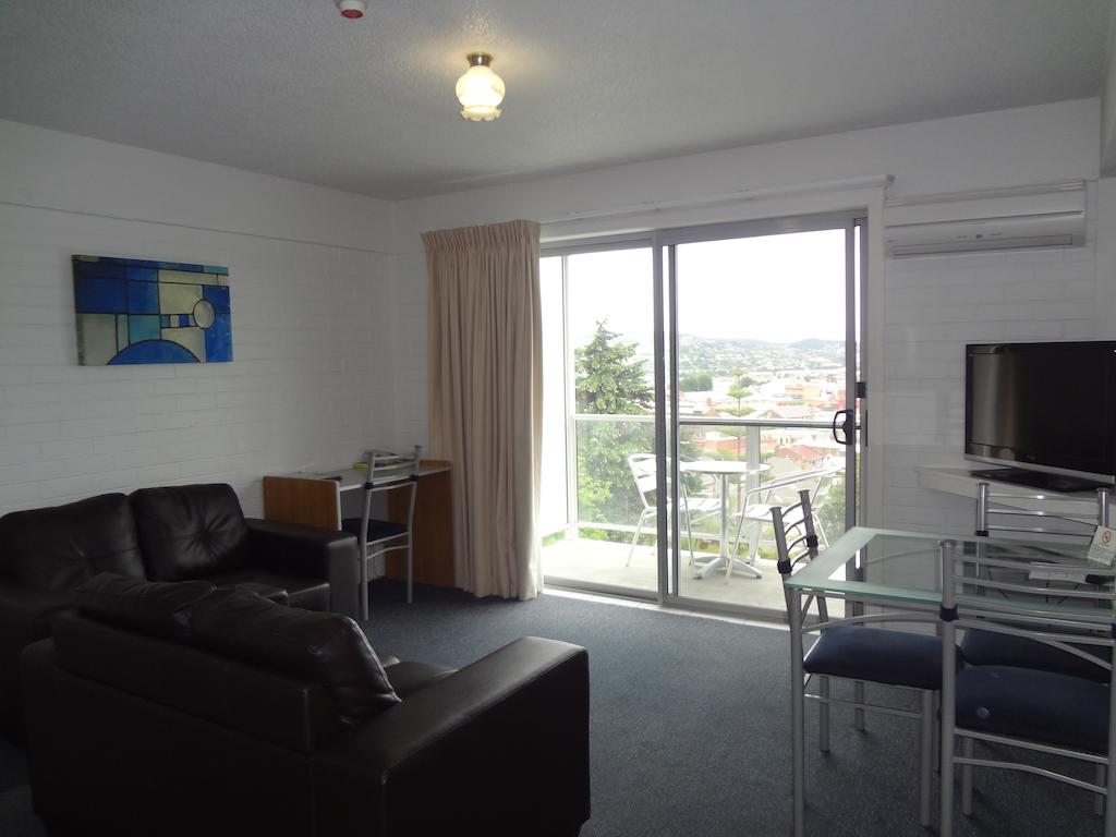 Adina Place Motel Apartments