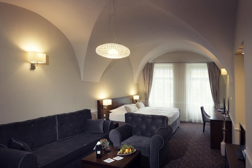 Hotel Ambassador