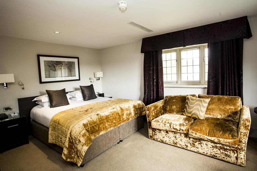 Hogarths Hotel