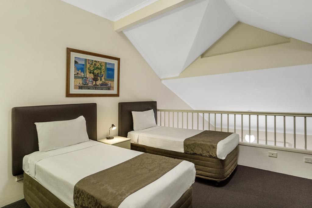 Toowong Inn and Suites