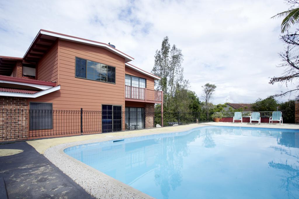 Riverview Motor Inn