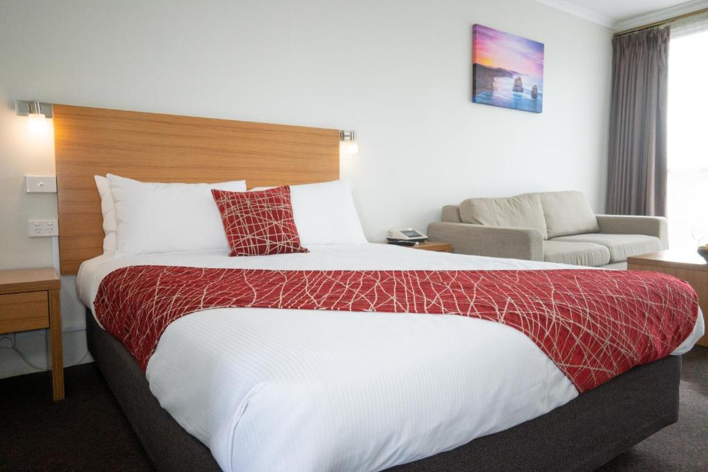 Admiralty Inn