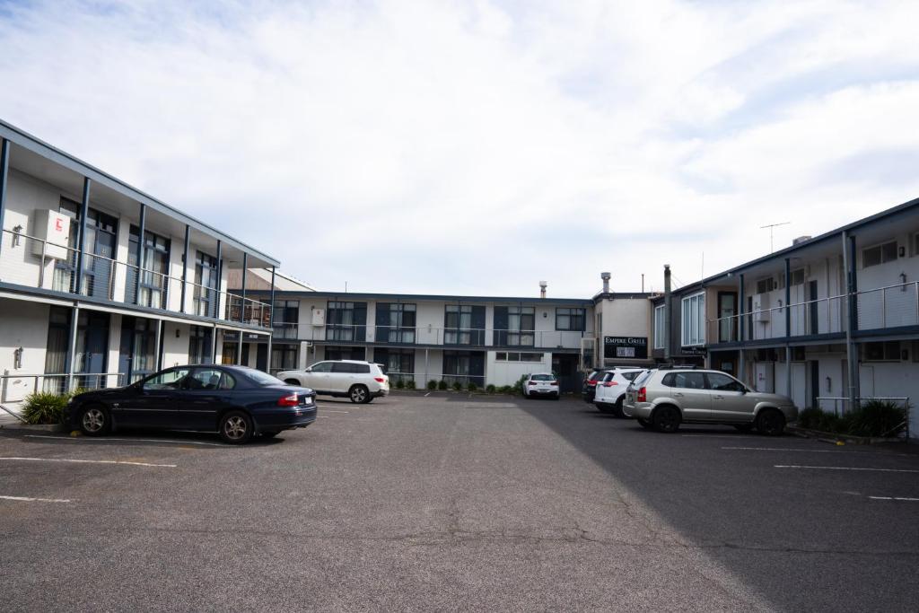 Admiralty Inn