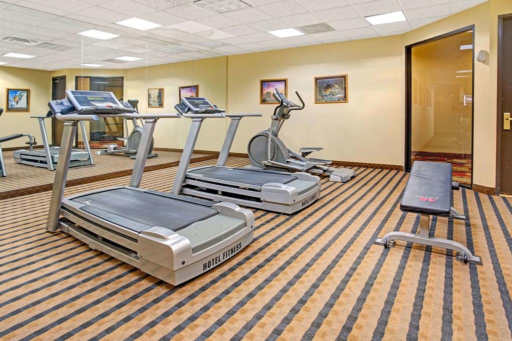 Ramada by Wyndham Englewood Hotel & Suites
