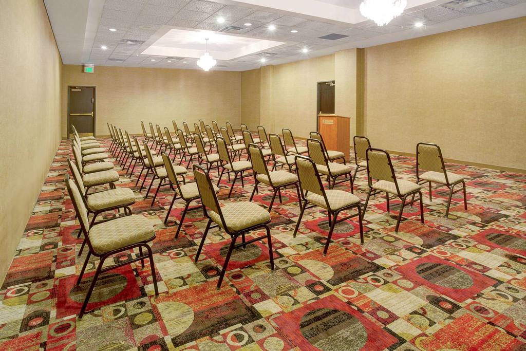 Ramada by Wyndham Englewood Hotel & Suites