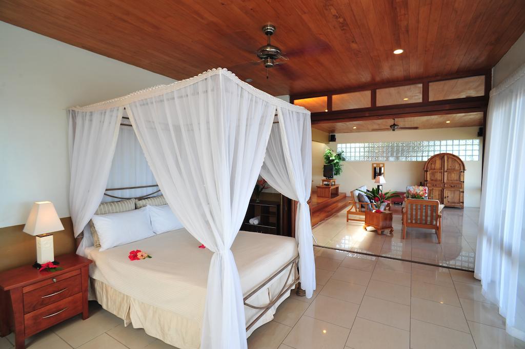 Hideaway Island Resort