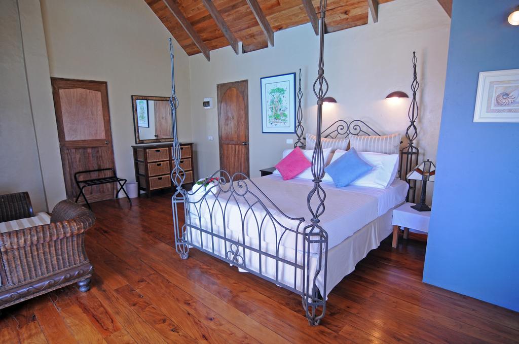 Hideaway Island Resort