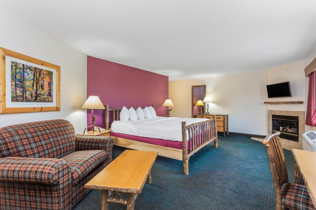 AmericInn by Wyndham Wisconsin Dells