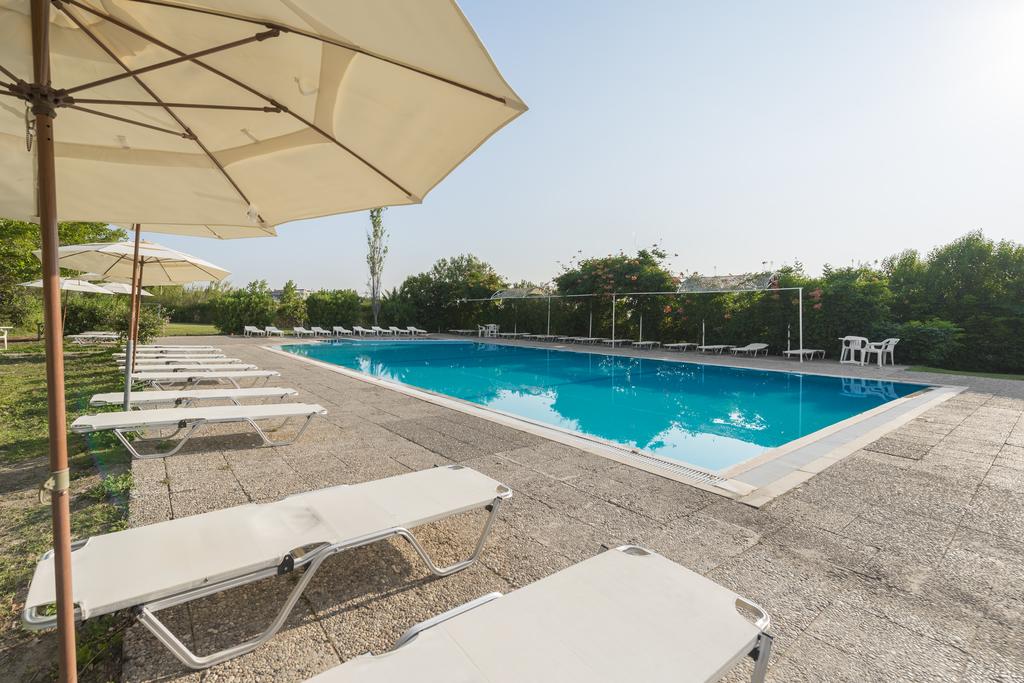 EVITA BEACH HOTEL
