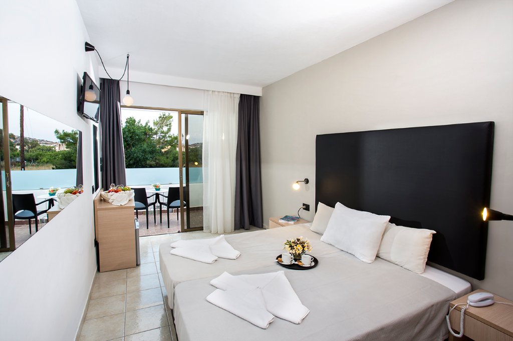 EVITA BEACH HOTEL