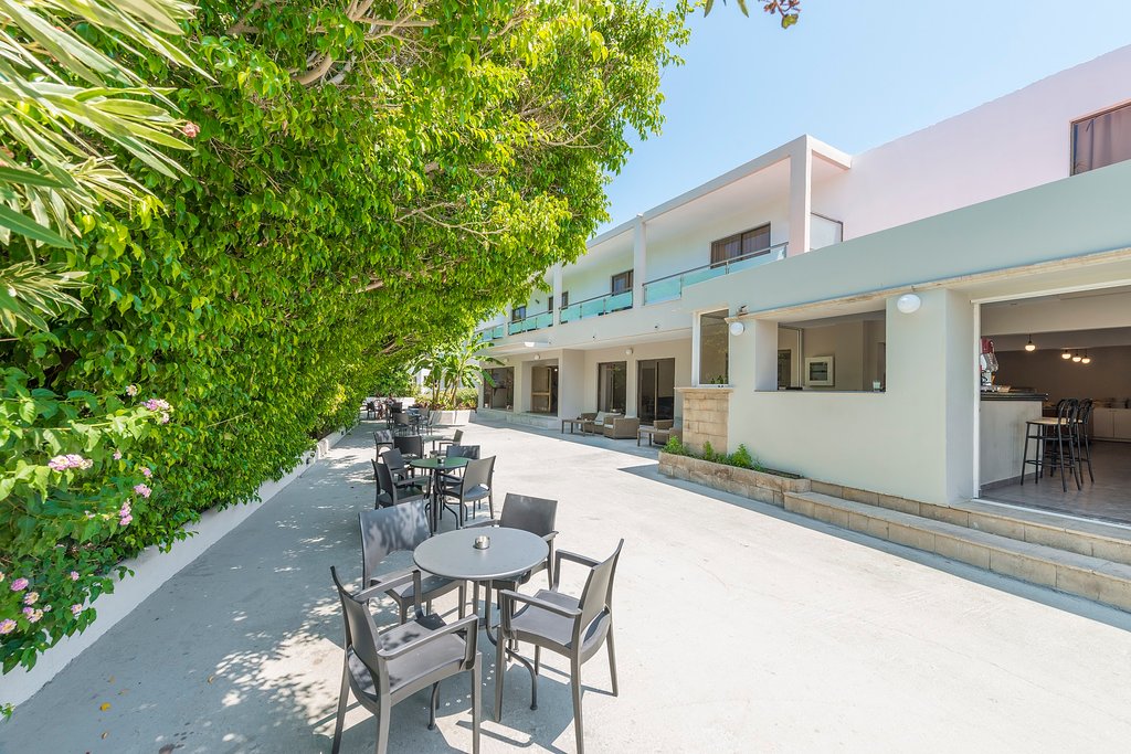 EVITA BEACH HOTEL
