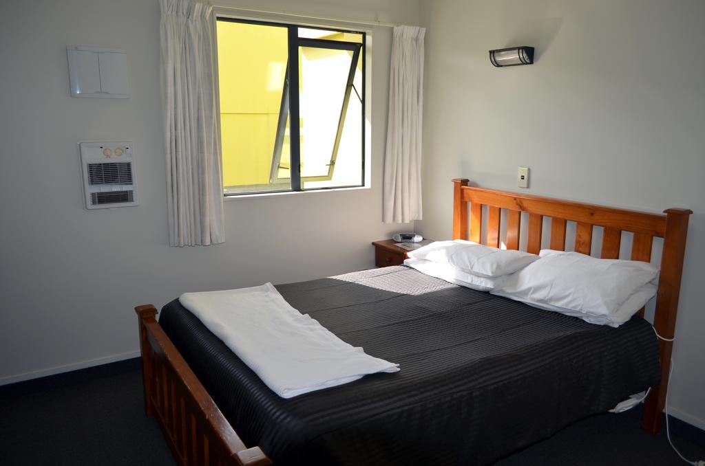 Airport Motel