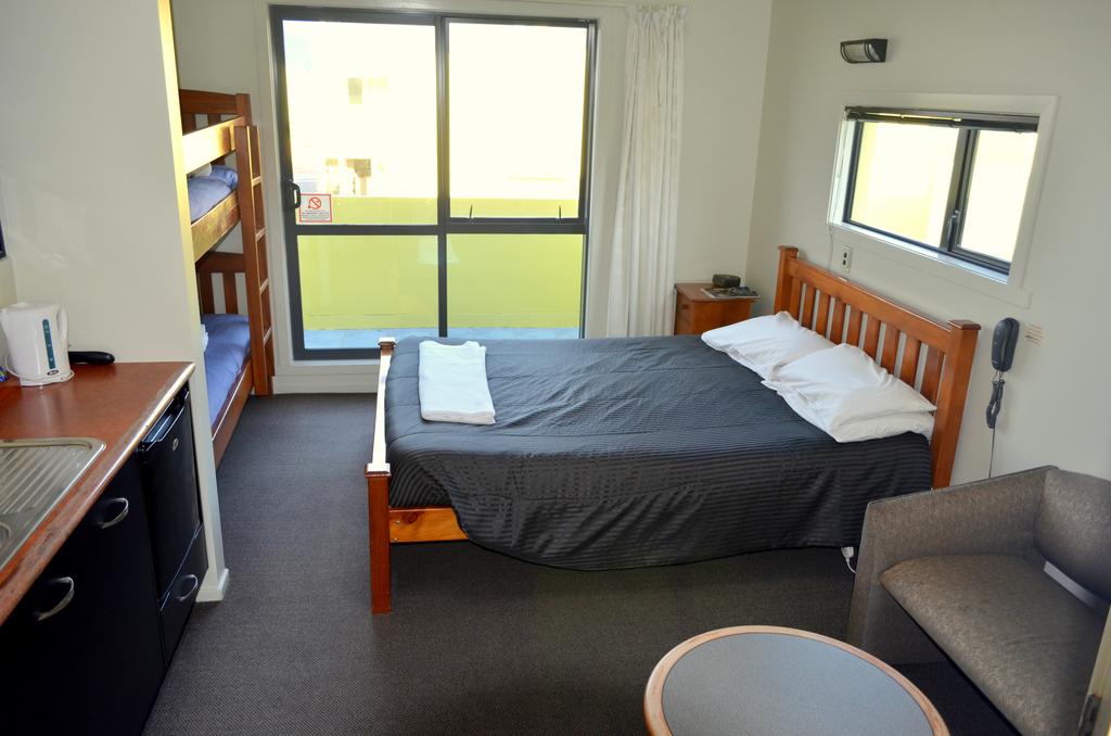 Airport Motel