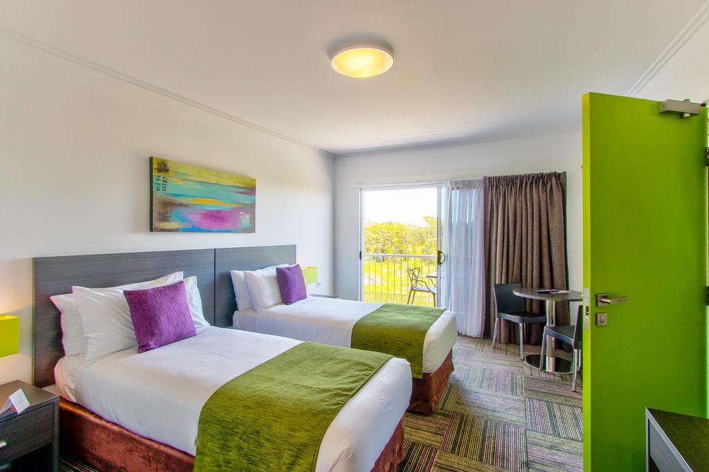 Mackay Oceanside Central Hotel
