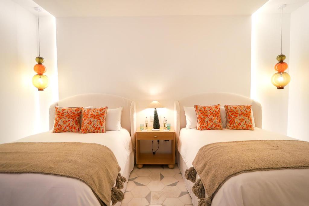 L otel at 1218 Concept House