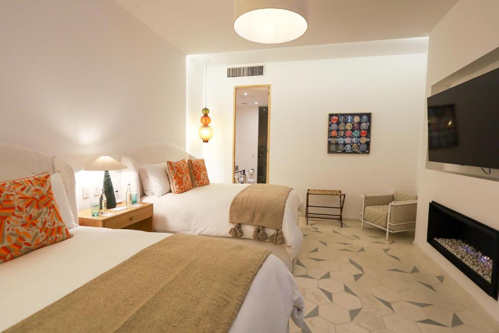 L otel at 1218 Concept House